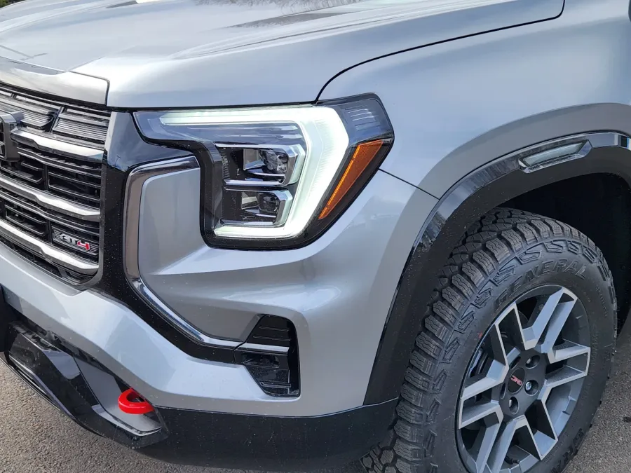 2026 GMC Terrain AT4 | Photo 4 of 23