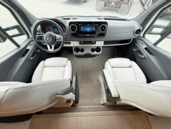 2021 Thor Delano 24FB | Thumbnail Photo 7 of 25