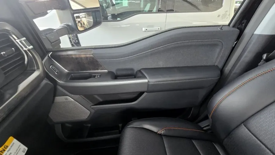 2026 Ford Super Duty F-250 | Photo 36 of 39