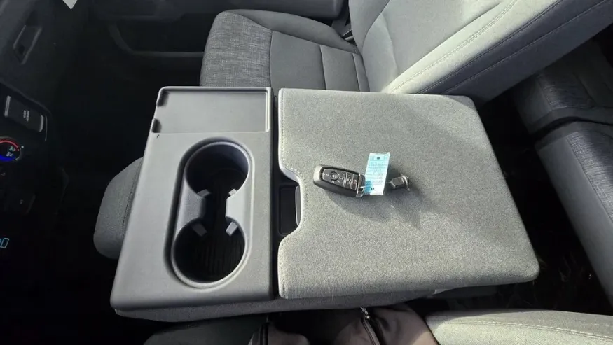 2026 Ford Super Duty F-350 | Photo 23 of 30