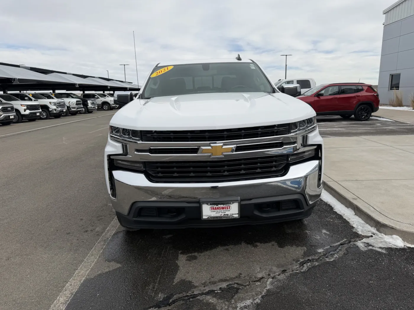 2021 Chevrolet Silverado 1500 LT | Photo 2 of 14