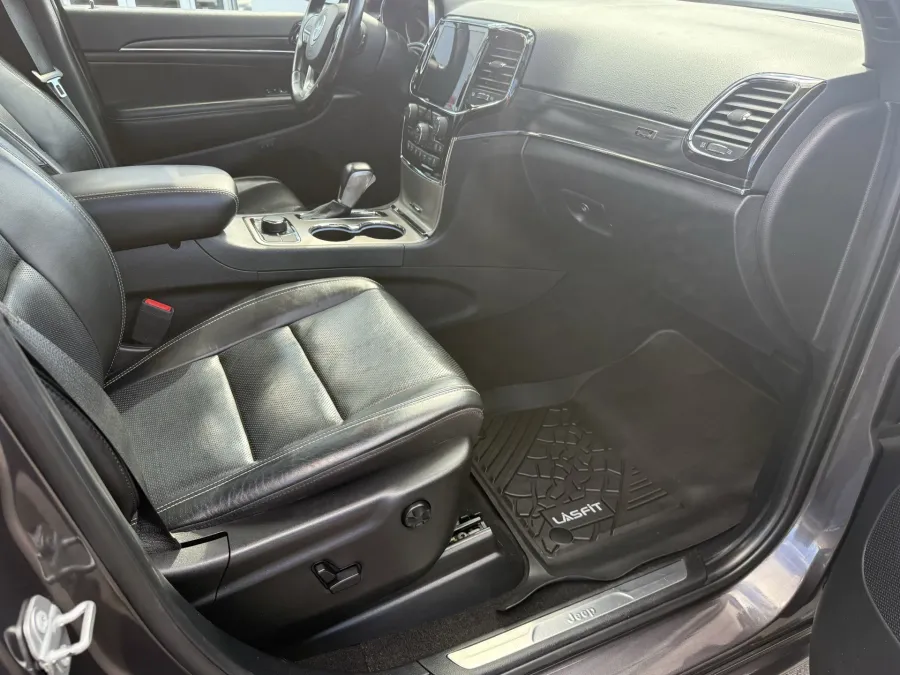 2021 Jeep Grand Cherokee 80th Anniversary | Photo 10 of 17