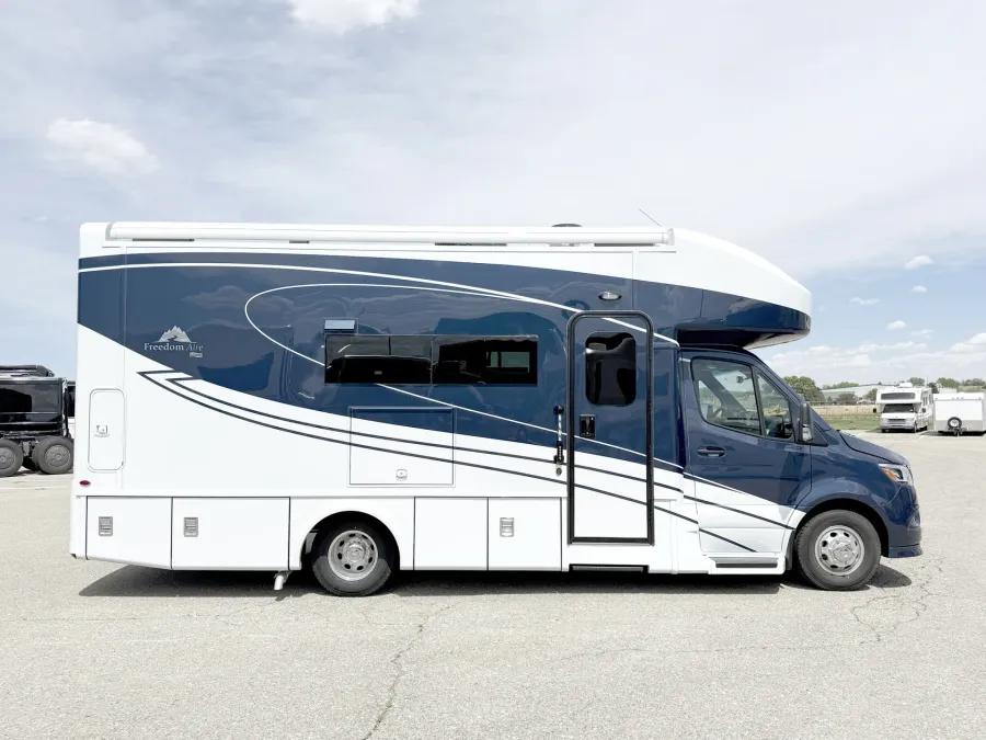 2026 Newmar Freedom Aire 2515 | Photo 4 of 23