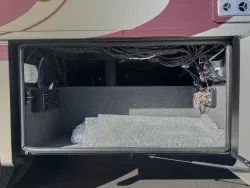 2023 Newmar Bay Star 3408 | Thumbnail Photo 7 of 38