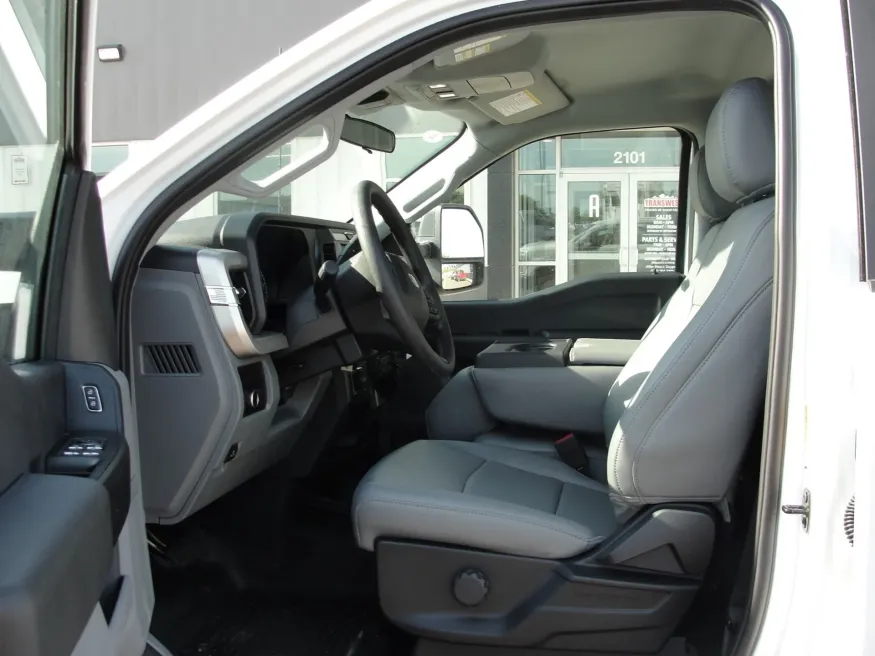 2025 Ford F-250 | Photo 7 of 15