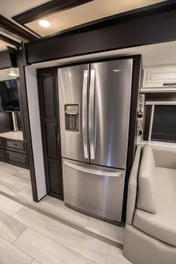 2026 Newmar Dutch Star 4081 | Thumbnail Photo 13 of 42