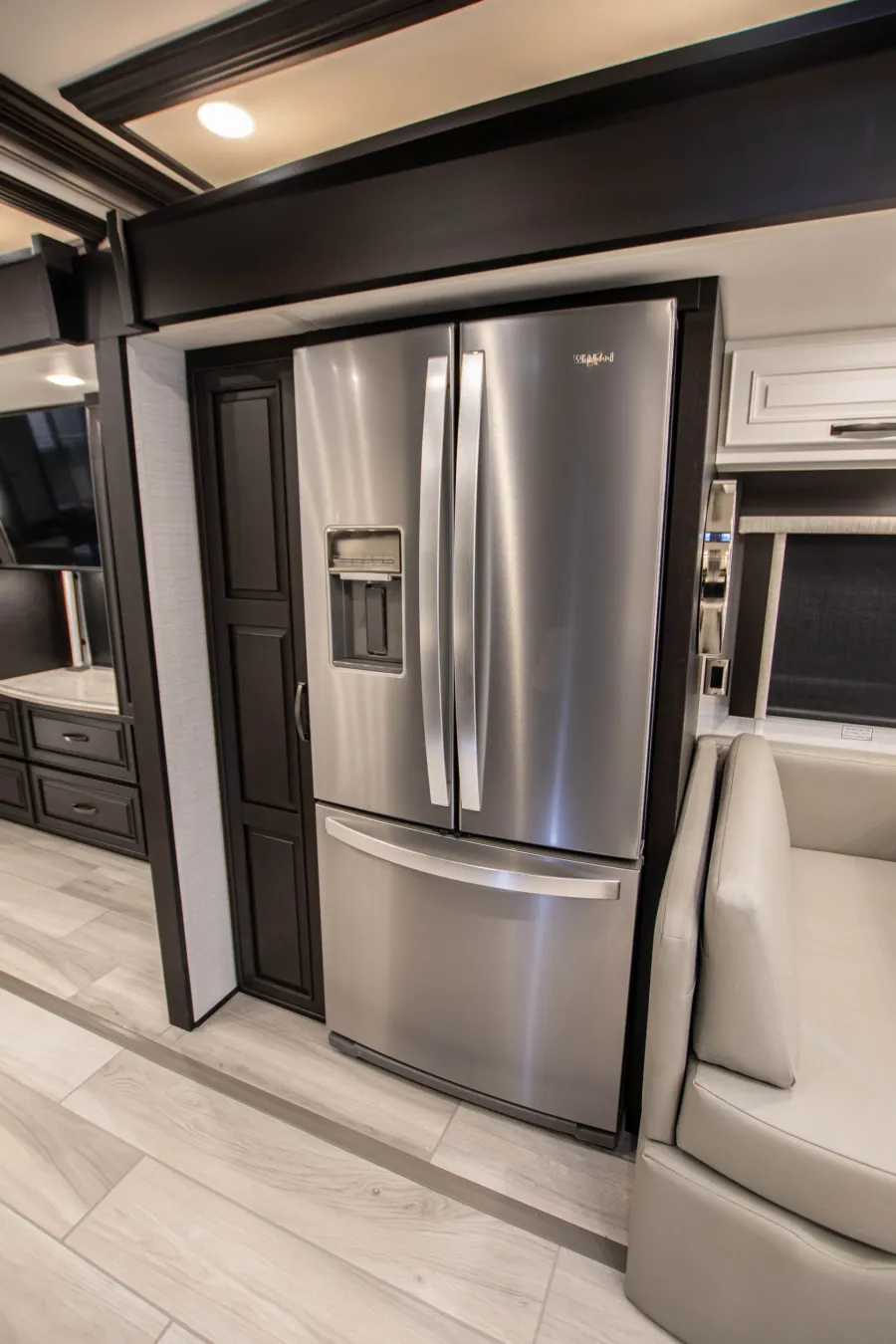 2026 Newmar Dutch Star 4081 | Photo 13 of 42