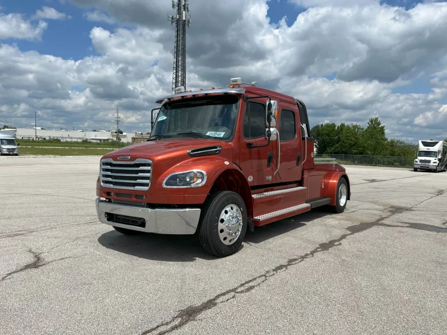 2024 Freightliner M2 106 Bolt | Photo 4 of 33