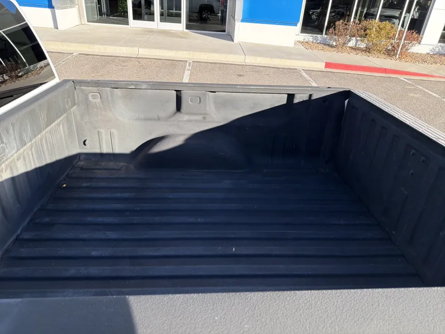 2012 GMC Sierra 1500 SLE | Photo 8 of 17