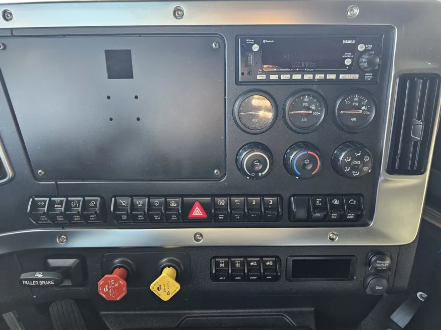 2025 Western Star 47X | Photo 17 of 19