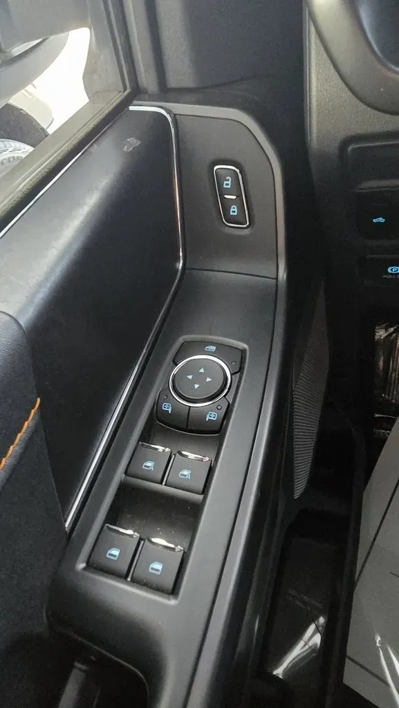 2025 Ford F-150 | Photo 12 of 30