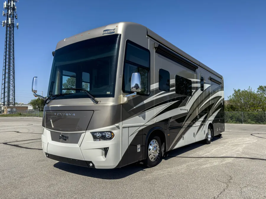 2021 Newmar Ventana 3412 | Photo 6 of 39