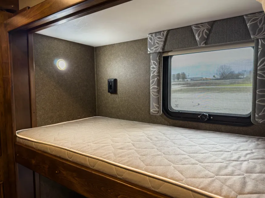 2018 Renegade Verona 40VBH | Photo 20 of 26