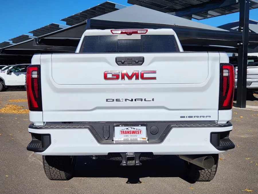2026 GMC Sierra 2500HD Denali | Photo 12 of 31