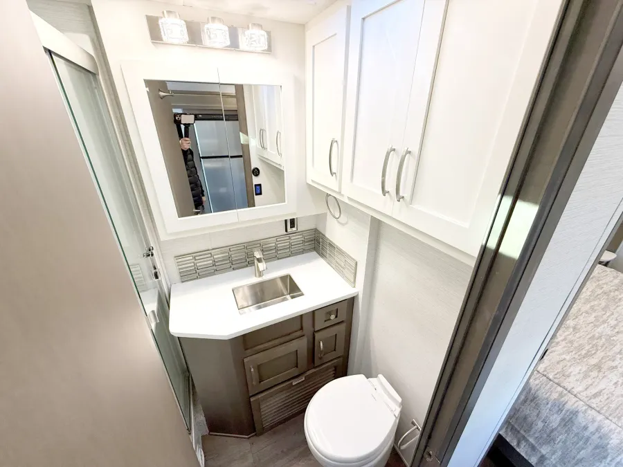 2026 Newmar Canyon Star 3947 | Photo 12 of 33