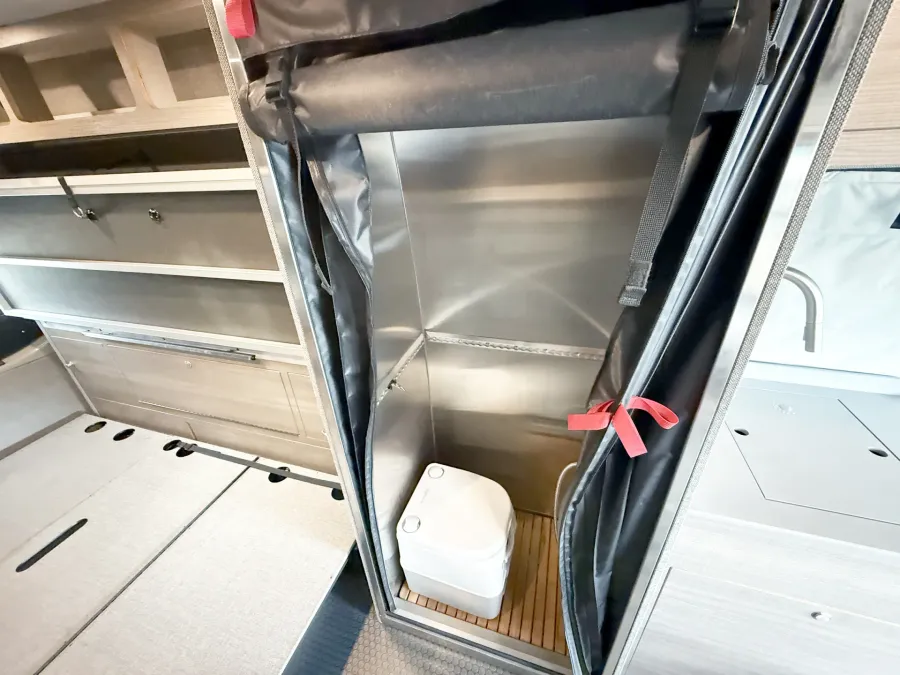 2024 Mercedes Benz 170 Ultra | Photo 13 of 22