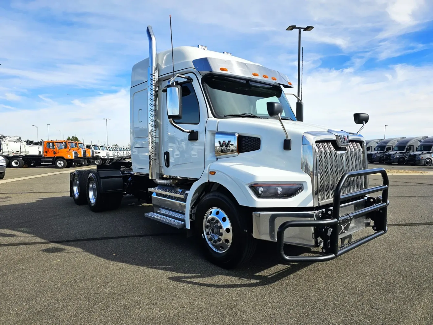 2025 Western Star 47X | Photo 3 of 19