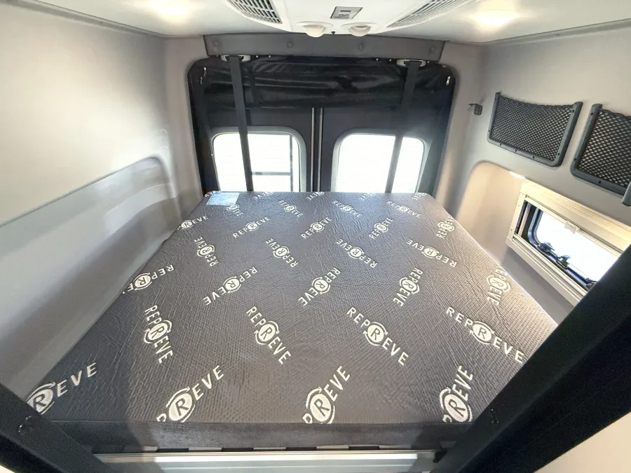 2026 Winnebago Revel Sport 44N | Photo 10 of 19