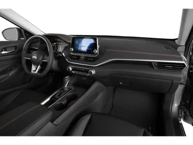 2022 Nissan Altima | Photo 11 of 12