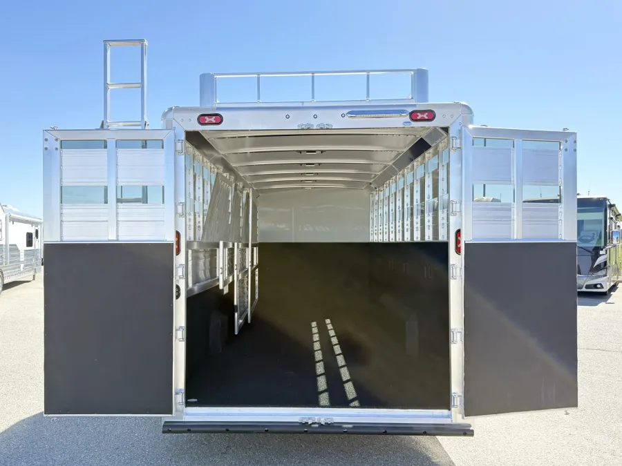 2026 Cimarron Winstar 5HGN | Photo 9 of 21