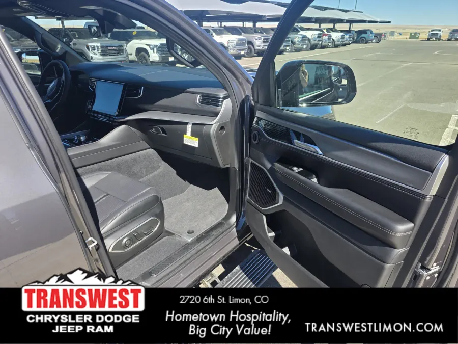 2026 Jeep Grand Wagoneer Limited Reserve | Photo 21 of 29