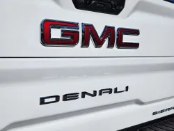 2026 GMC Sierra 2500HD Denali | Thumbnail Photo 13 of 31