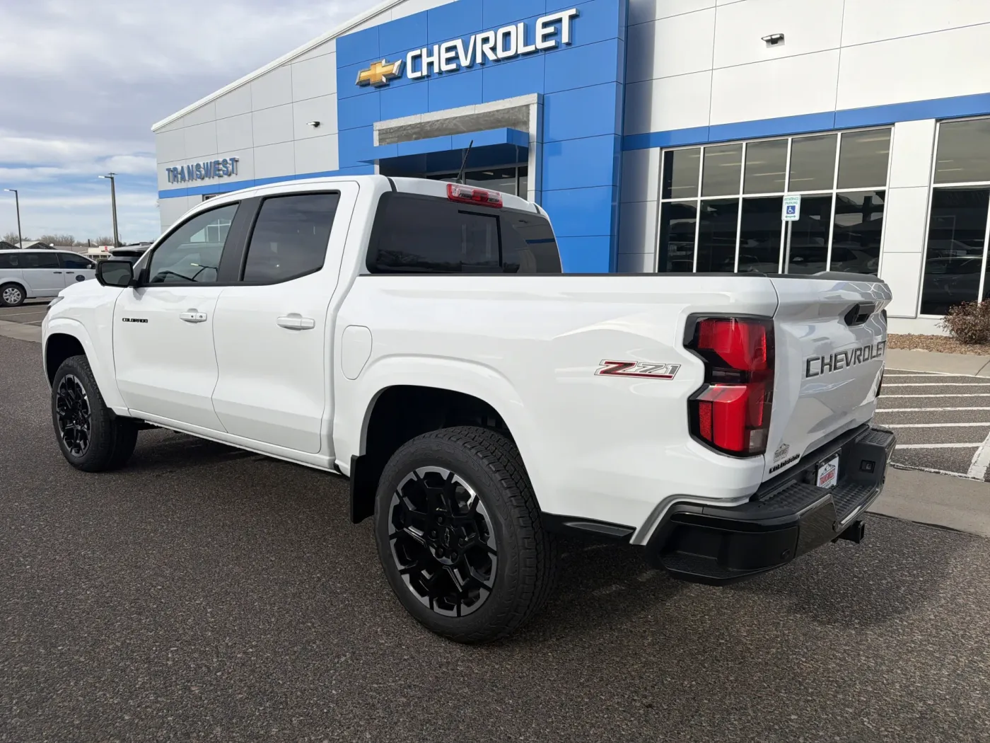 2026 Chevrolet Colorado 4WD Z71 | Photo 2 of 19
