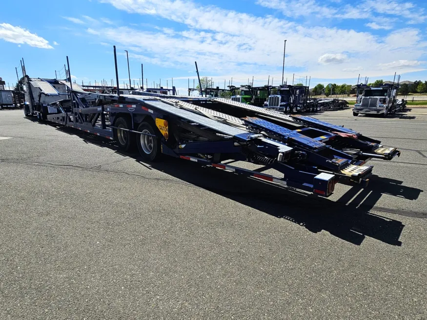 2023 Peterbilt 389 | Photo 12 of 34