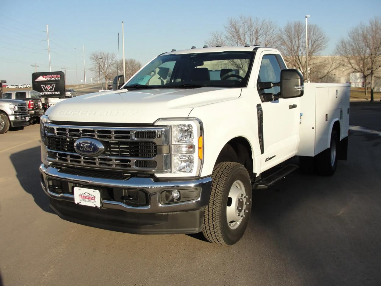 2023 Ford F-350 - Swow Plow Prep Pckg  Dual Battery Remote Start