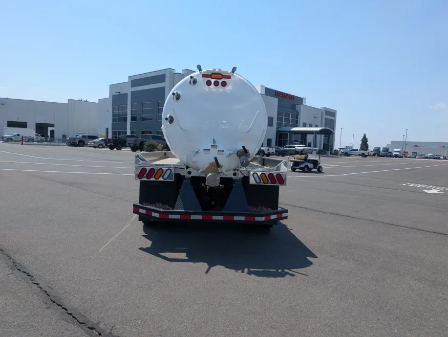 2026 Freightliner M2 106 | Photo 6 of 10