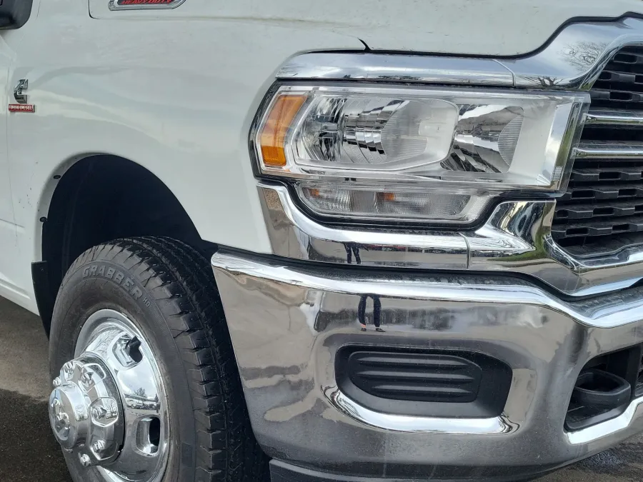 2024 RAM 3500 Chassis Cab SLT | Photo 4 of 22