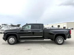 2025 Chevrolet Silverado 3500HD High Country | Thumbnail Photo 2 of 23