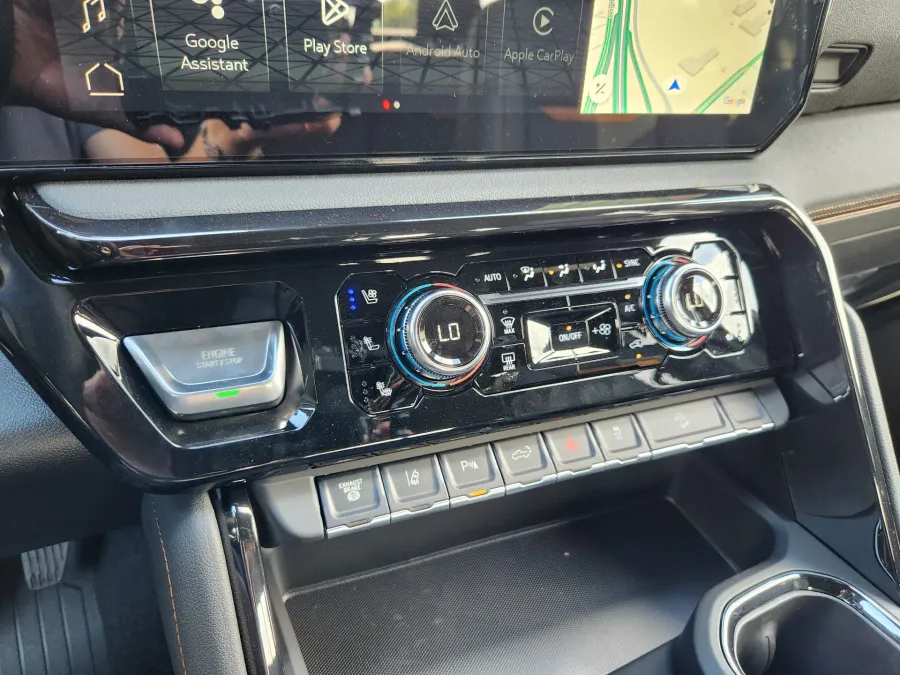 2026 GMC Sierra 2500HD AT4 | Photo 27 of 31