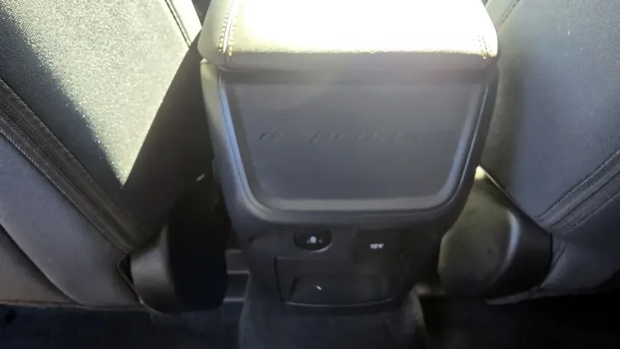 2025 Ford Explorer | Photo 28 of 30