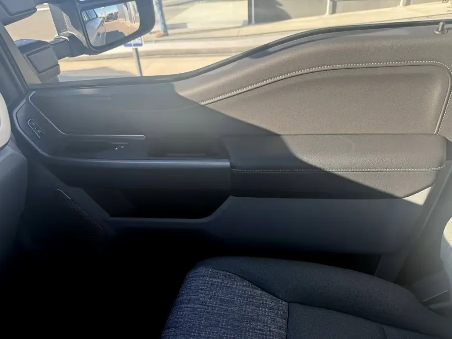 2026 Ford Super Duty F-350 | Photo 21 of 23