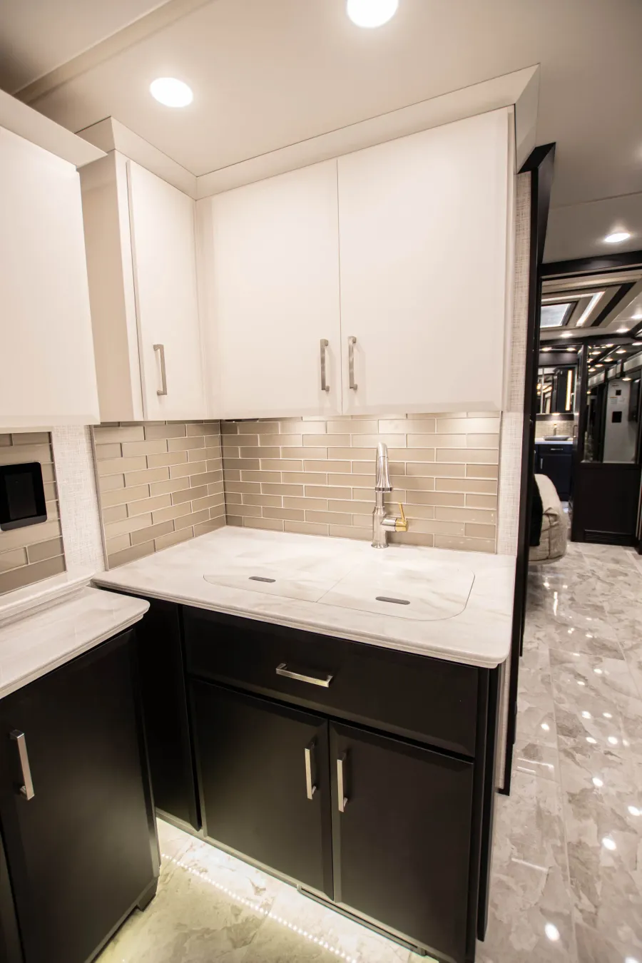 2026 Newmar Essex 4569 | Photo 22 of 34