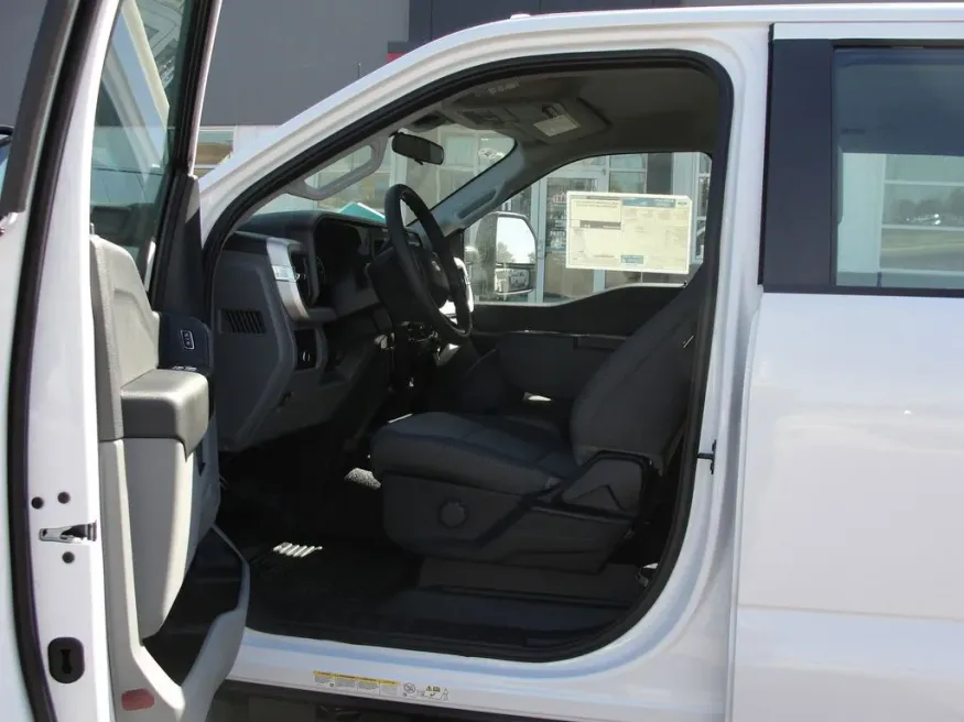 2026 Ford Super Duty F-550 XL | Photo 7 of 16