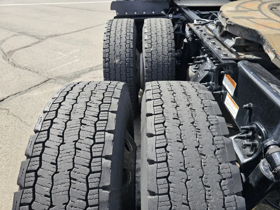 2024 Freightliner Cascadia 126 | Photo 22 of 23