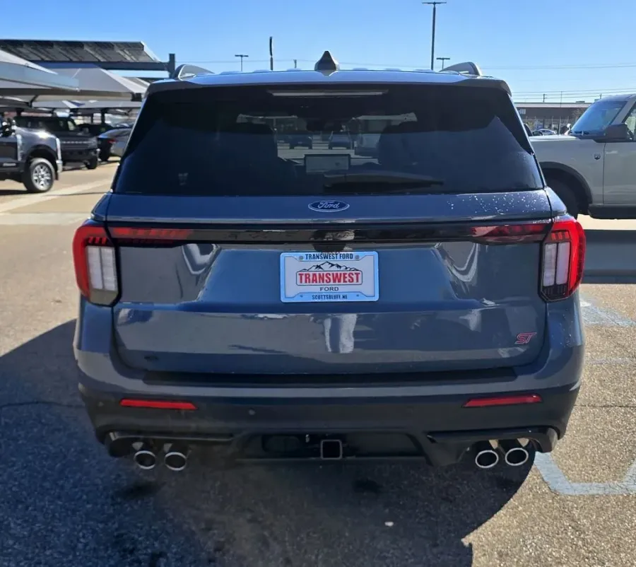 2026 Ford Explorer | Photo 7 of 36