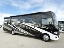 2024 Newmar Bay Star 3626 | Thumbnail Photo 1 of 31