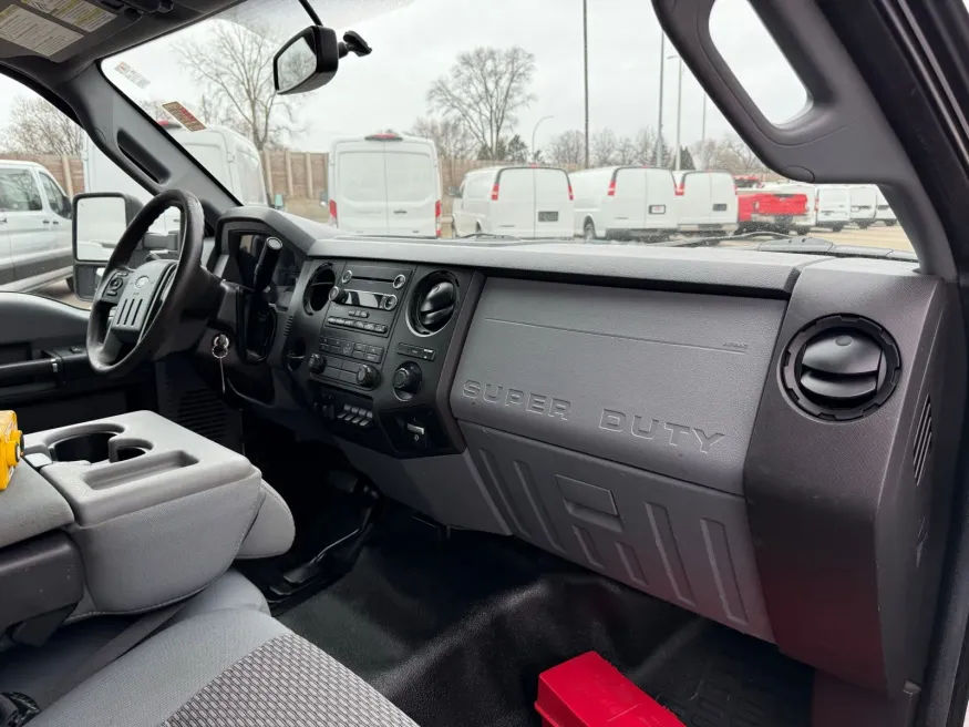 2016 Ford Super Duty F-550 XL | Photo 5 of 20