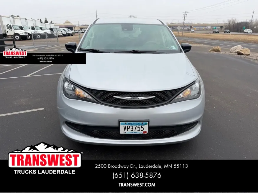 2024 Chrysler Voyager LX | Photo 7 of 23