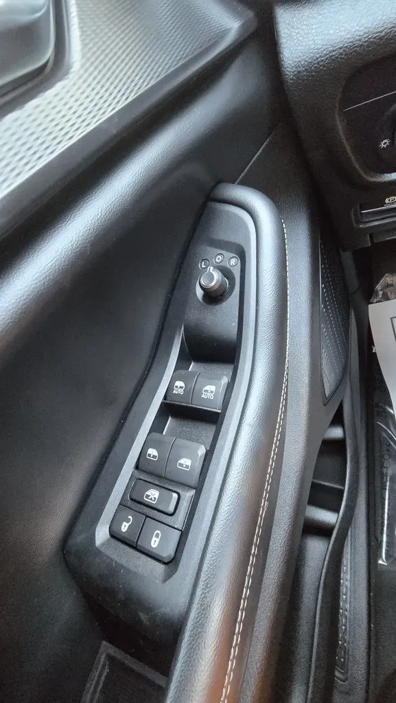 2024 Jeep Grand Cherokee | Photo 12 of 31