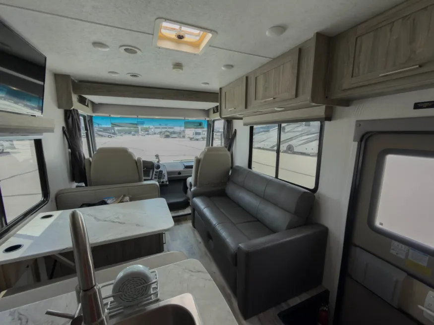 2021 Coachmen Pursuit 27XPS | Photo 9 of 17