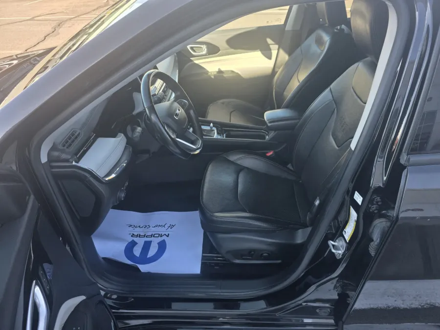 2022 Jeep Compass Limited | Photo 9 of 24