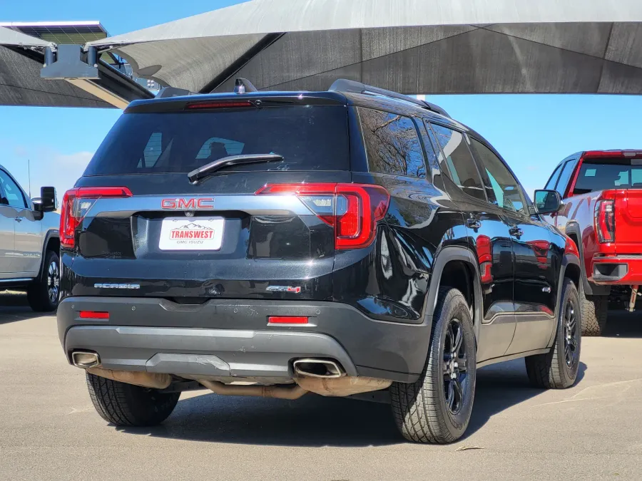 2023 GMC Acadia AT4 | Photo 6 of 27