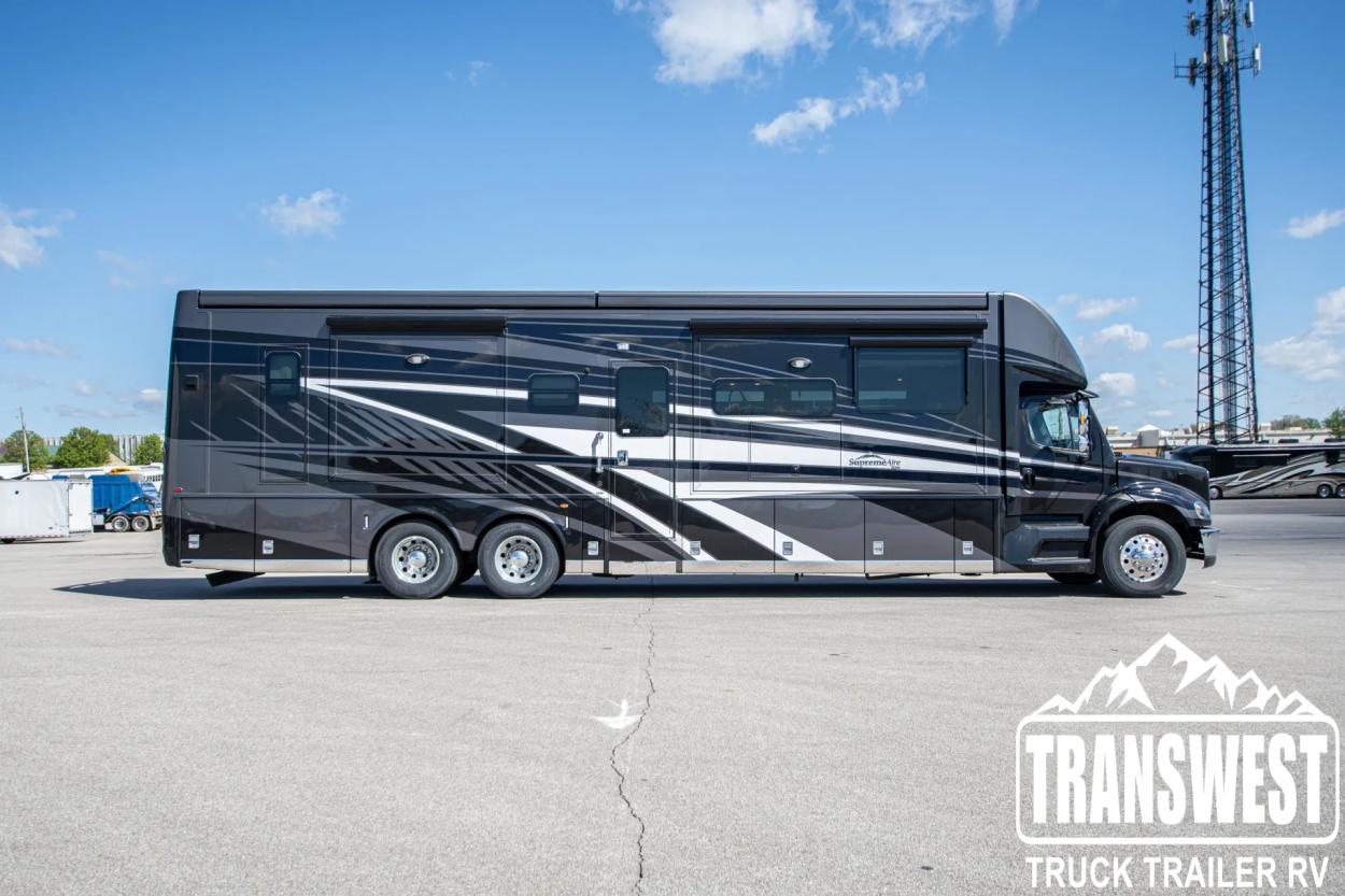2024 Newmar Supreme Aire 4530 | Photo 1 of 30