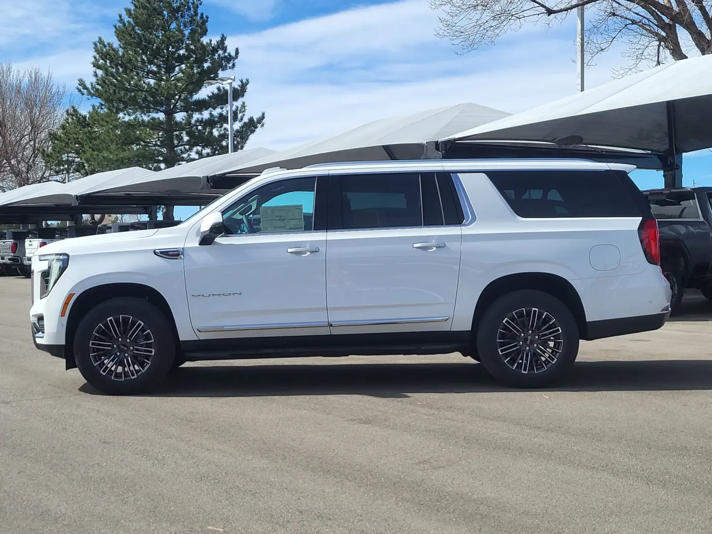 2026 GMC Yukon XL Elevation | Photo 3 of 26