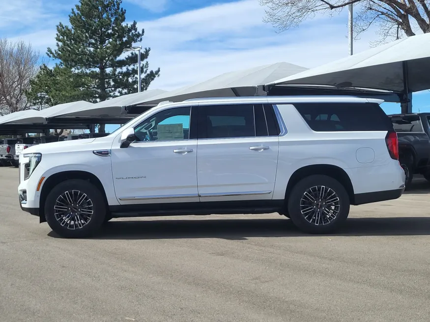 2026 GMC Yukon XL Elevation | Photo 3 of 26