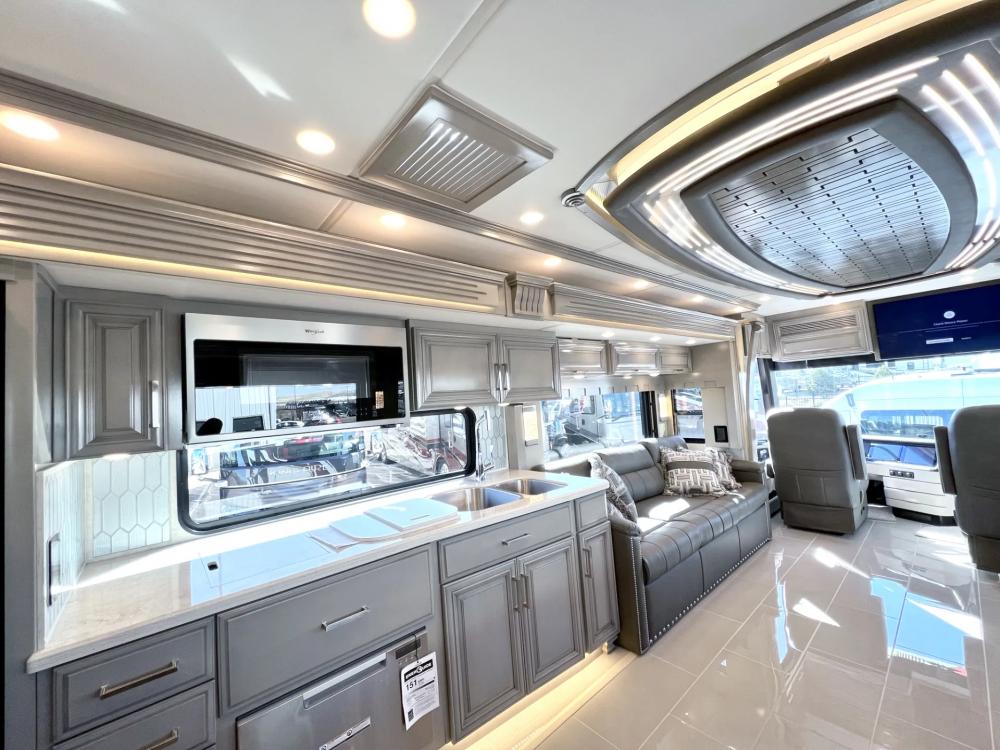 2023 Newmar London Aire 4521 | Photo 7 of 48